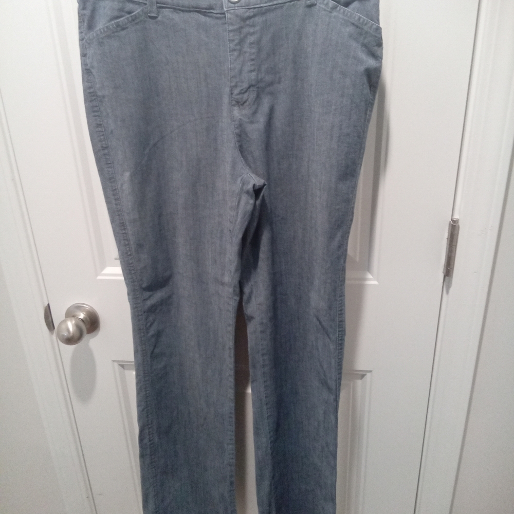 Lee Chambray Blue Denim Trousers Size 10M. Comfort Waistband, Straight Leg